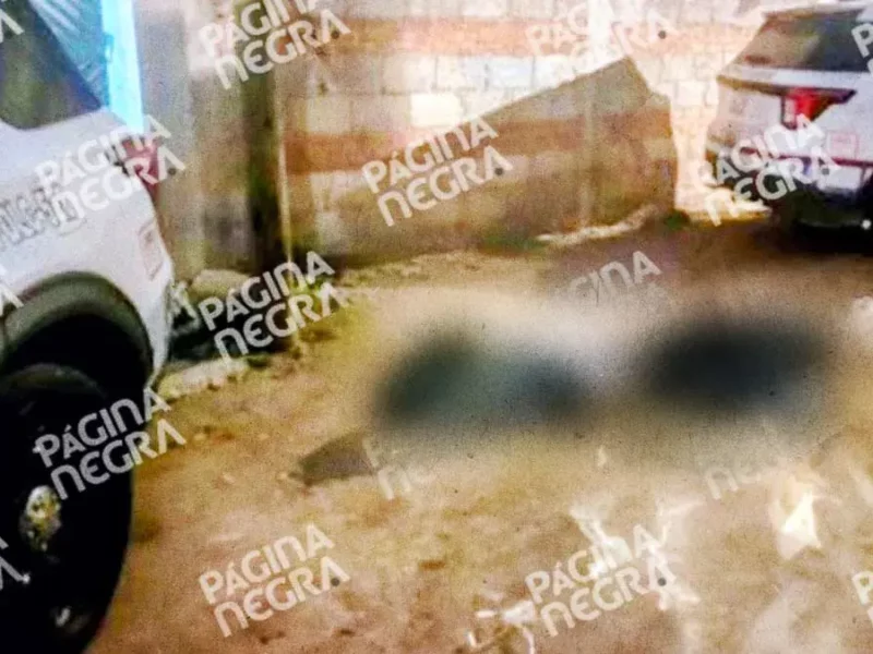 Abandonan cuerpo emplayado, encobijado y embolsado de un hombre en Nueva Paraíso, Puebla
