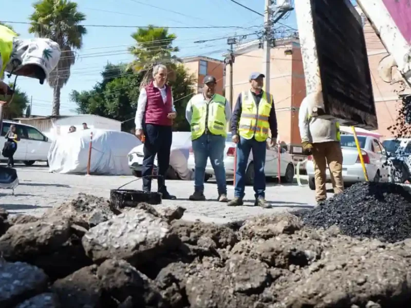 Refuerza Pepe Chedraui Campaña de Bacheo en el Infonavit San Jorge