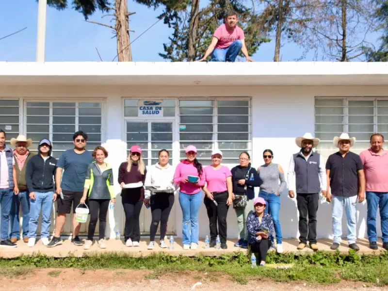 Tequio en la colonia Manuel Espinosa Iglesias; municipio rehabilita Casa de Salud