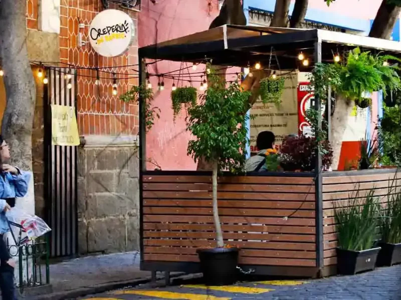 Segom Puebla retira parklets de Centro Histórico que mutaron a cantinas por operación de restaurantes