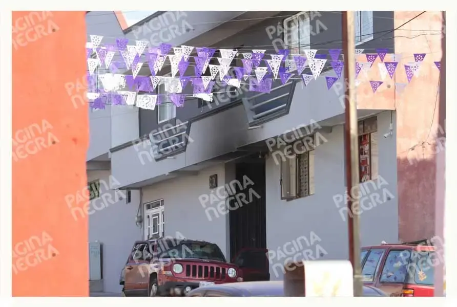 Comando armado rafaguea casa y quema camioneta en Lomas 5 de Mayo, Puebla