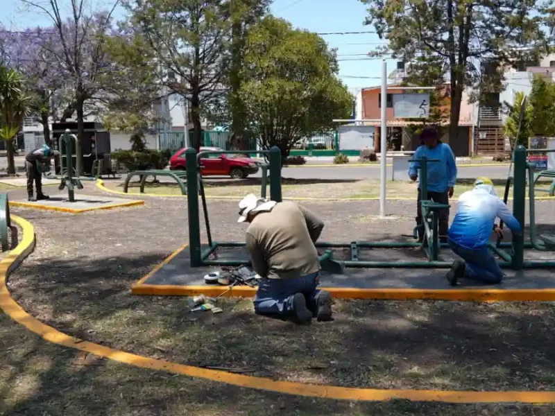 Fortalece Gobierno de Pepe Chedraui mantenimiento de mobiliario urbano en parques para el bienestar de las familias