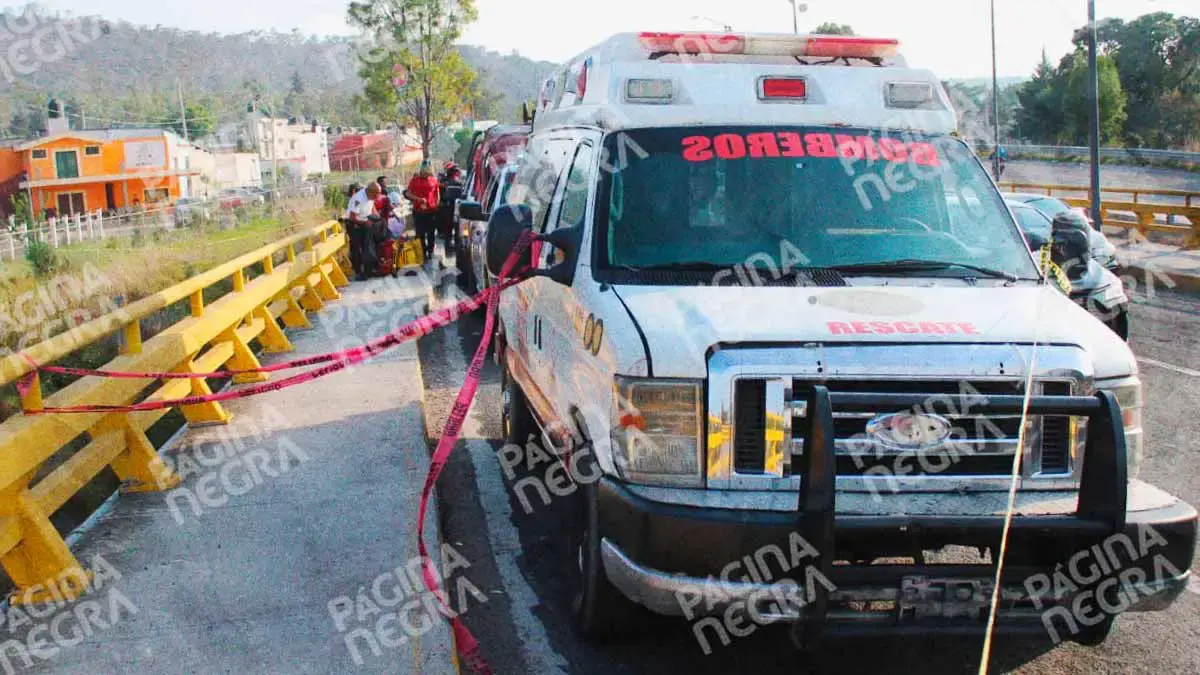 Mujer muere tras ser atropellada y caer en barranco del Periférico Ecológico en Amozoc, Puebla