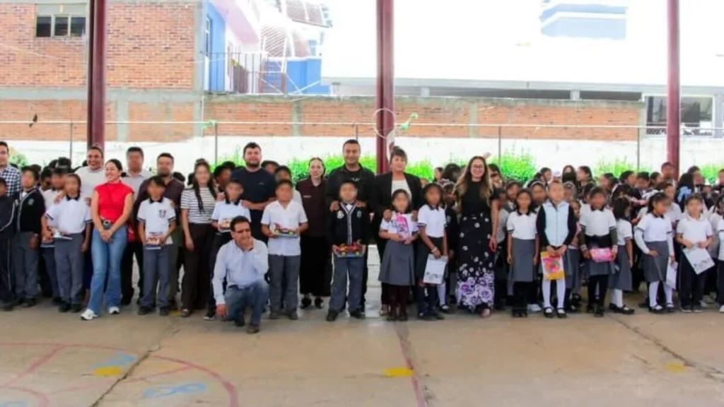 Roberto Solís arranca entrega masiva y diaria de juguetes para las niñas y niños de Huejotzingo
