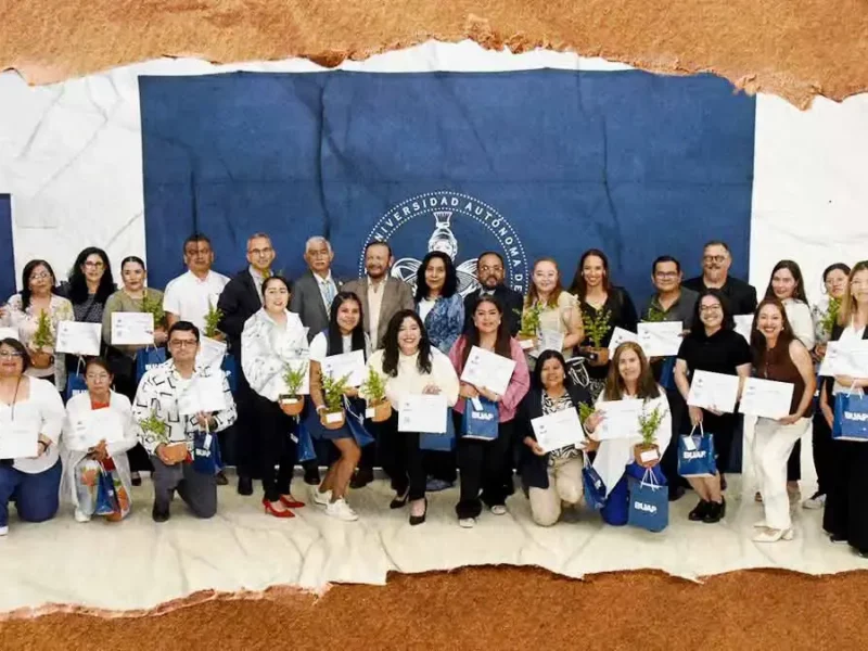 Entrega BUAP 31 constancias del diplomado en Educación para el Desarrollo Sostenible