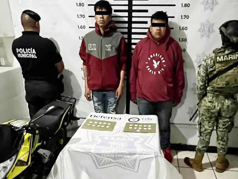 Policía de Texmelucan y Secretaría de Marina detienen a dos masculinos por presunto delito de daños contra la salud