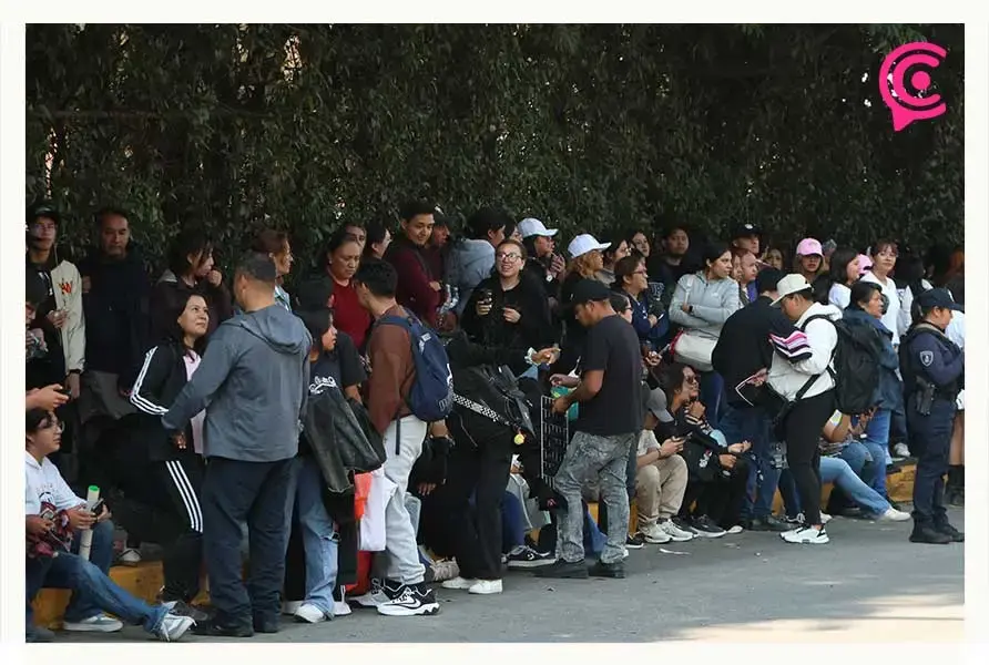 Fans de Morat acampan para disfrutar concierto gratuito en la Feria de Puebla 2026