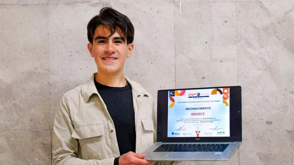 Alumno de la BUAP obtiene medalla de bronce en torneo Informatrix Puebla 2026
