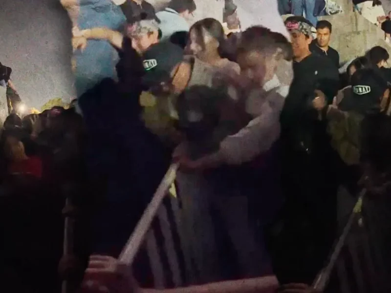 Empujones y desorganización marcan acceso al concierto de Morat en la Feria de Puebla 2026