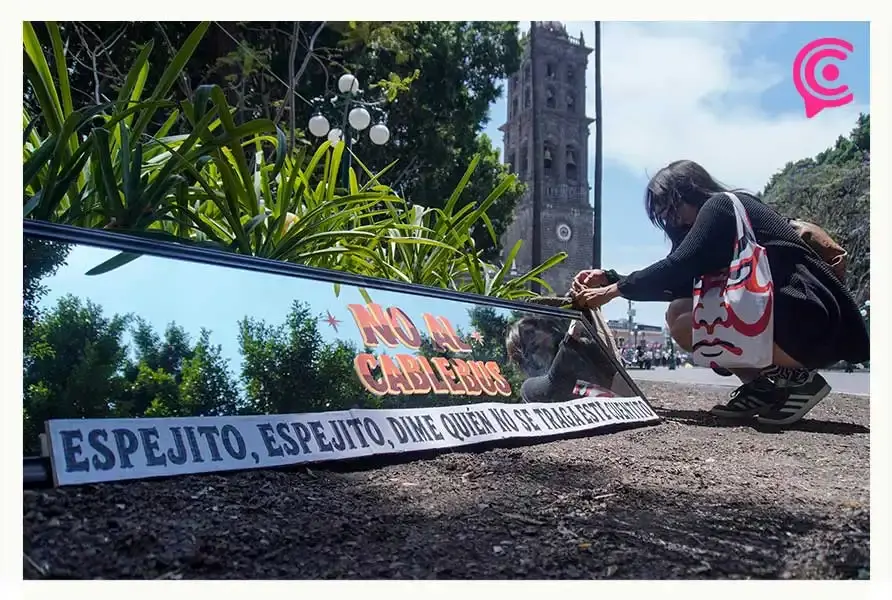 Diversos colectivos se manifestaron en contra del Cablebús y otros proyectos urbanos en Puebla.