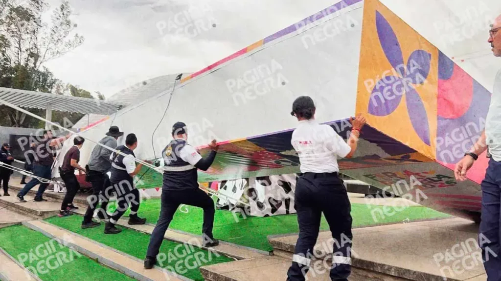 Estructura en la Feria de Puebla 2026 se desploma y deja dos mujeres heridas