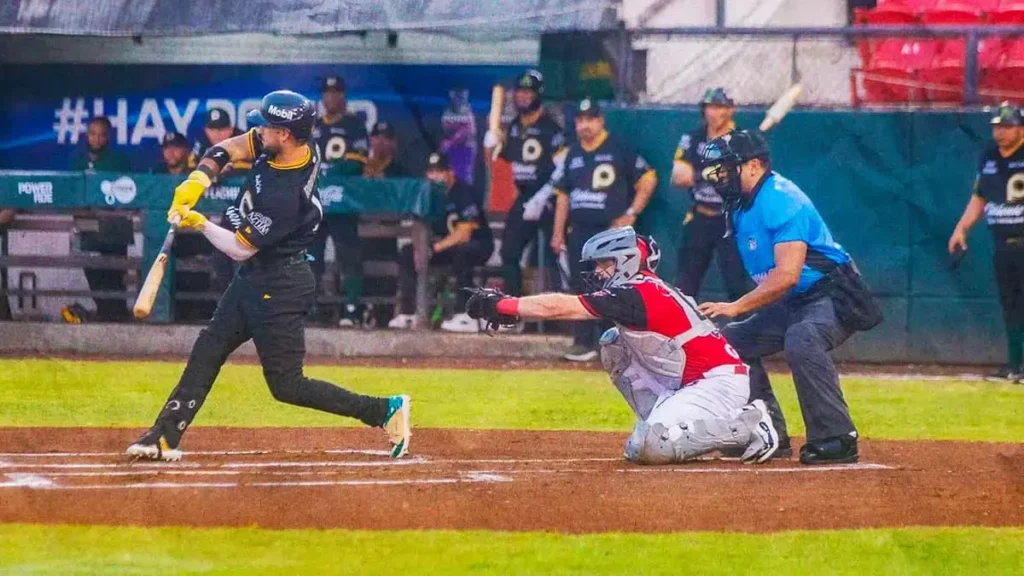 Herlis Rodríguez guía a los Pericos de Puebla a ganar su primera serie de la temporada