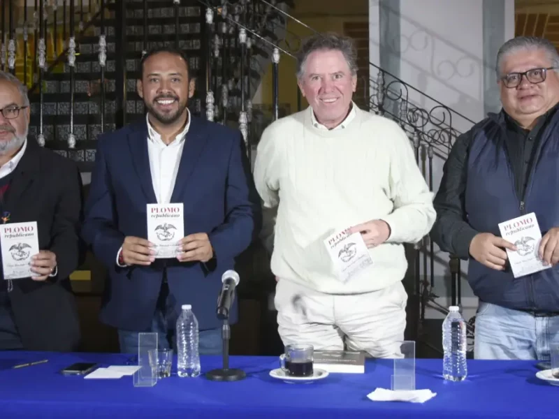 En BUAP Librerías, sucursal Calpulalpan, se presentó el libro Plomo republicano de Omar Mayorga Gallardo