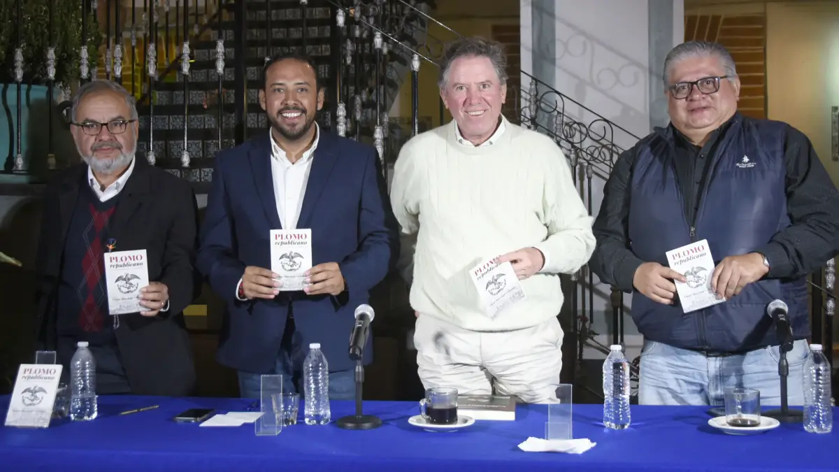 En BUAP Librerías, sucursal Calpulalpan, se presentó el libro Plomo republicano de Omar Mayorga Gallardo
