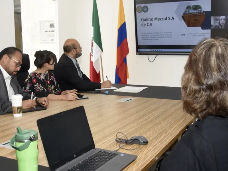 Obtienen estudiantes titulación por BUAP y Universidad de Santo Tomás-Tunja, Colombia