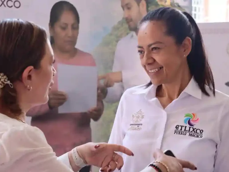 Ariadna Ayala recibe al secretario de educación en jornada “Por Amor a Puebla” en Atlixco