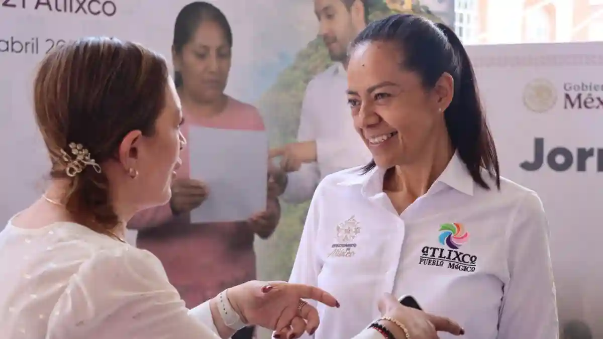 Ariadna Ayala recibe al secretario de educación en jornada “Por Amor a Puebla” en Atlixco
