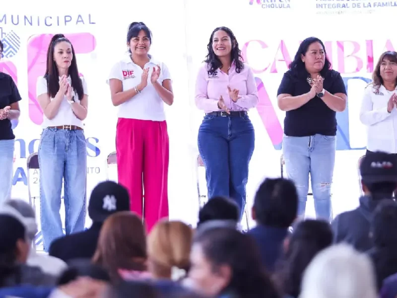 Lupita Cuautle entrega insumos médicos y de higiene con el programa “Cambiando Vidas”