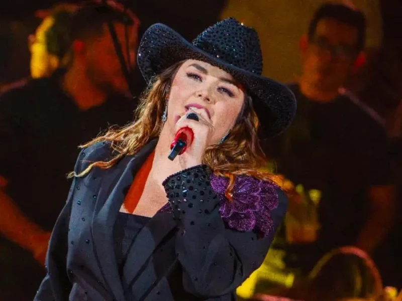 Yuridia llena el Palenque de Puebla 2026 y sorprende con Edith Márquez