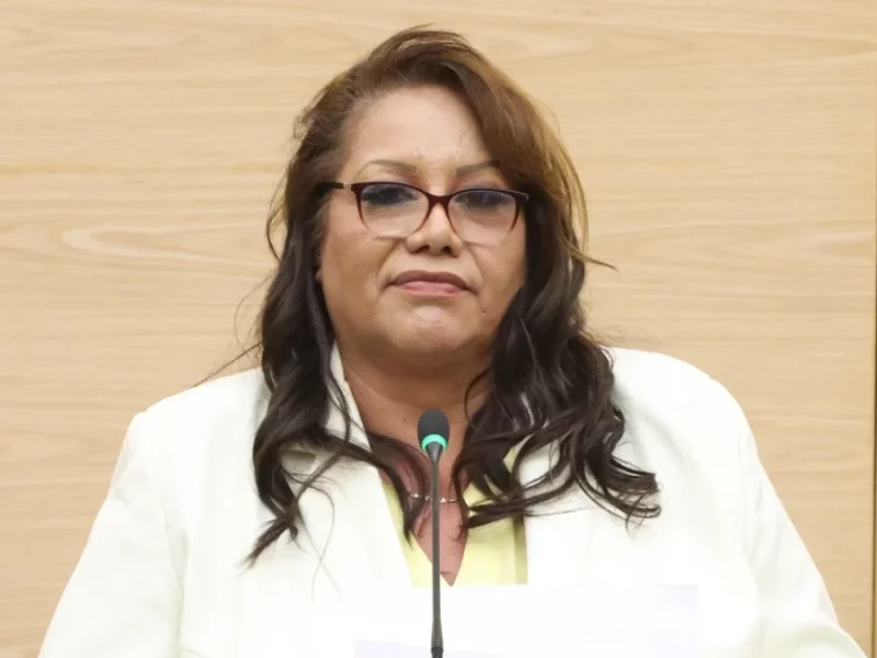 Impulsa Gabriela Chumacero acciones contra la discriminación por identidad de género