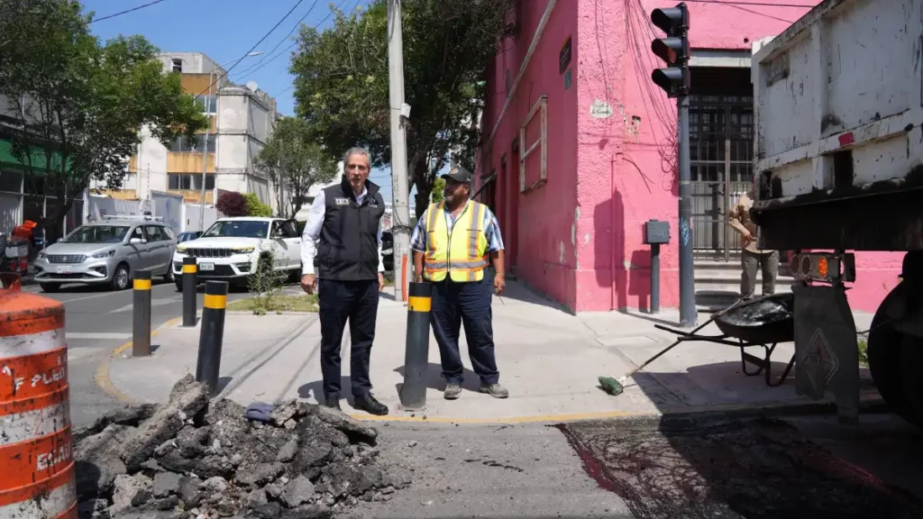 Pepe Chedraui refuerza programa de bacheo para mejorar la movilidad en la ciudad