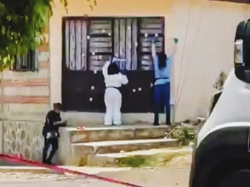 Sujetos armados rafaguean casa en San Pablo Xochimehuacan, Puebla 
