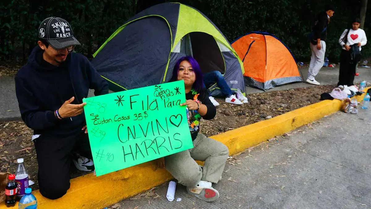 Fila kilométrica y colados generan desorden previo a Calvin Harris en Feria de Puebla 2026