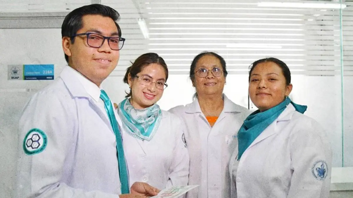 Alumnos de la BUAP obtienen medalla de bronce en Infomatrix Puebla 2026