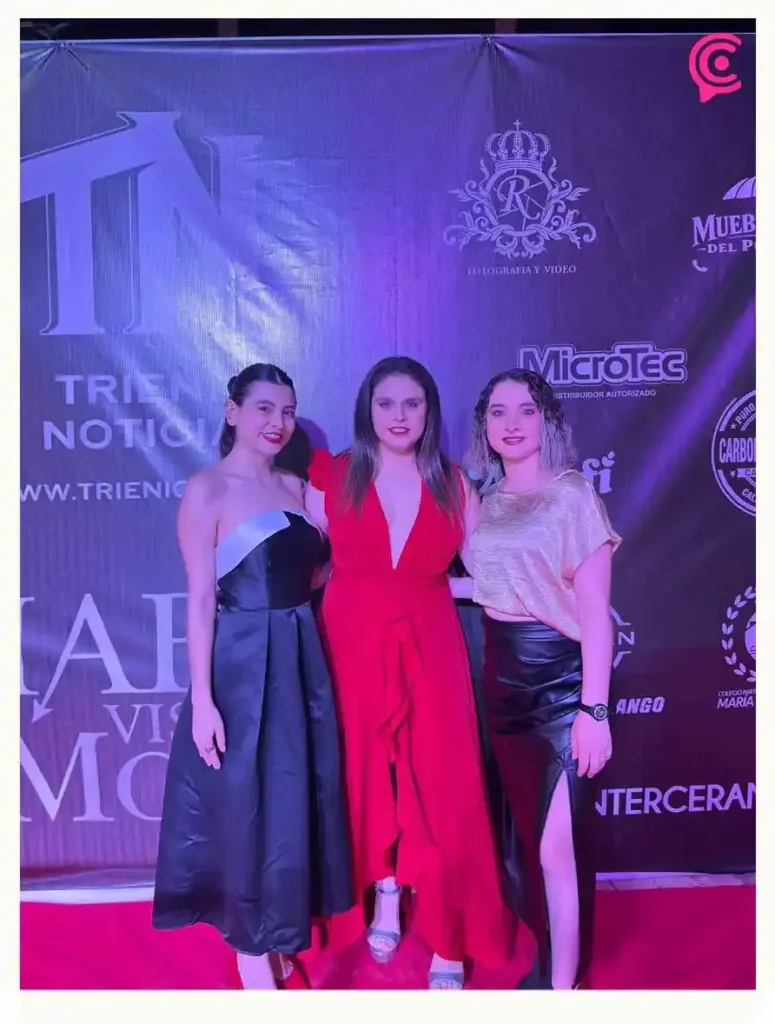 "Met Gala" de El Diablo Viste a la Moda en Huauchinango desata polémica y burlas