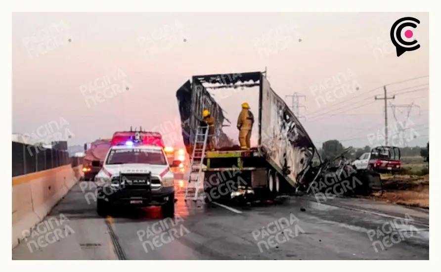 Muere transportista calcinado tras choque e incendio de tractocamión en la autopista Puebla-Orizaba