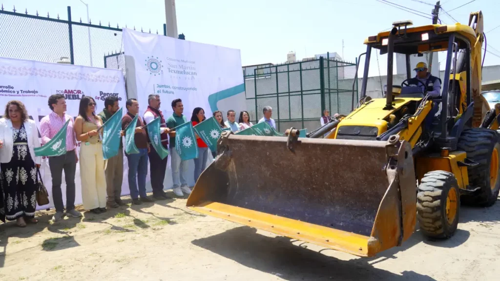 Gobierno de Juan Manuel Alonso inicia pavimentación con asfalto del acceso vital al Icatep de Texmelucan