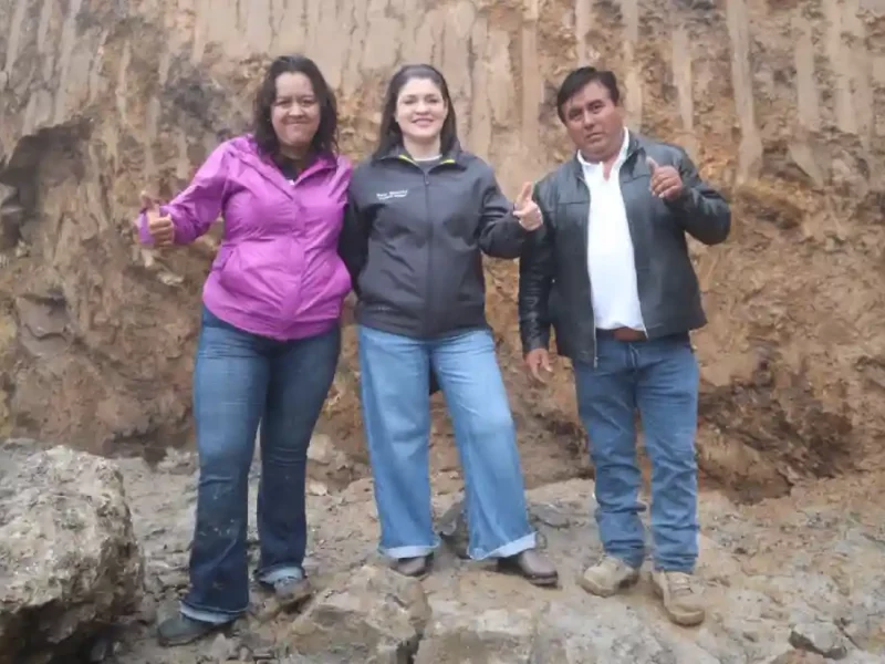 Bety Sánchez arranca construcción de muro de contención en Tepetla para evitar deslaves