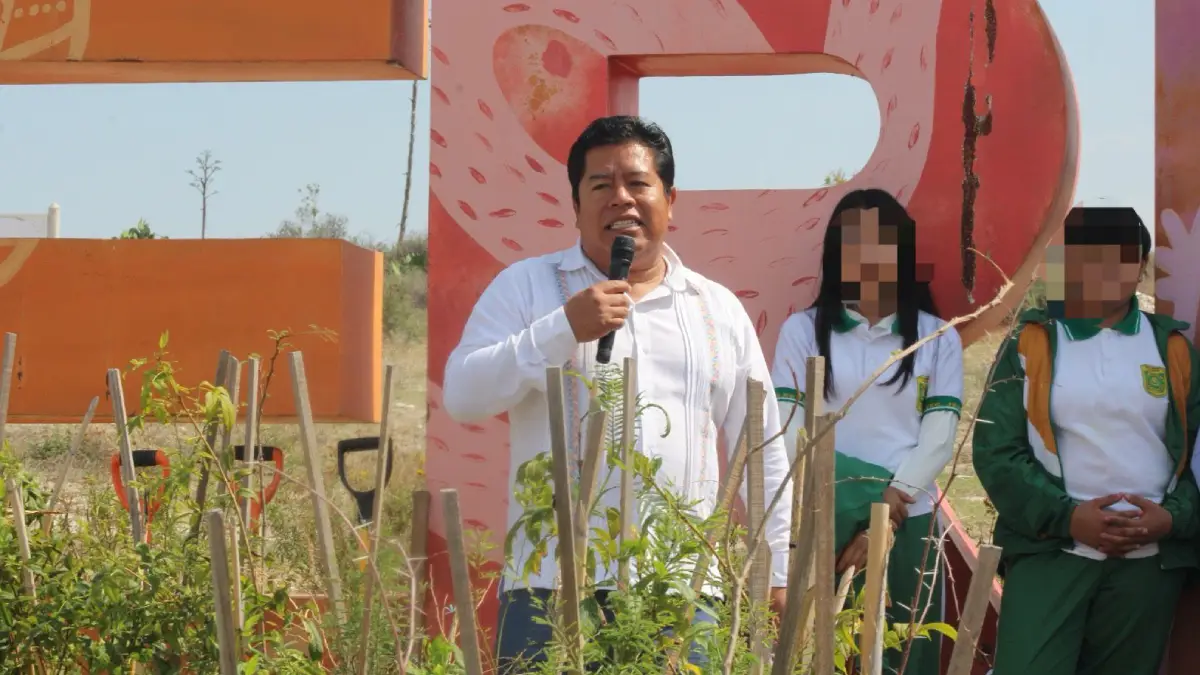 Mateo Hernández impulsa reforestación en Tecamachalco por el Día de la Madre Tierra