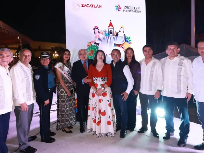 Con espectáculo de drones y música, Zacatlán festejó sus 15 años como Pueblo Mágico