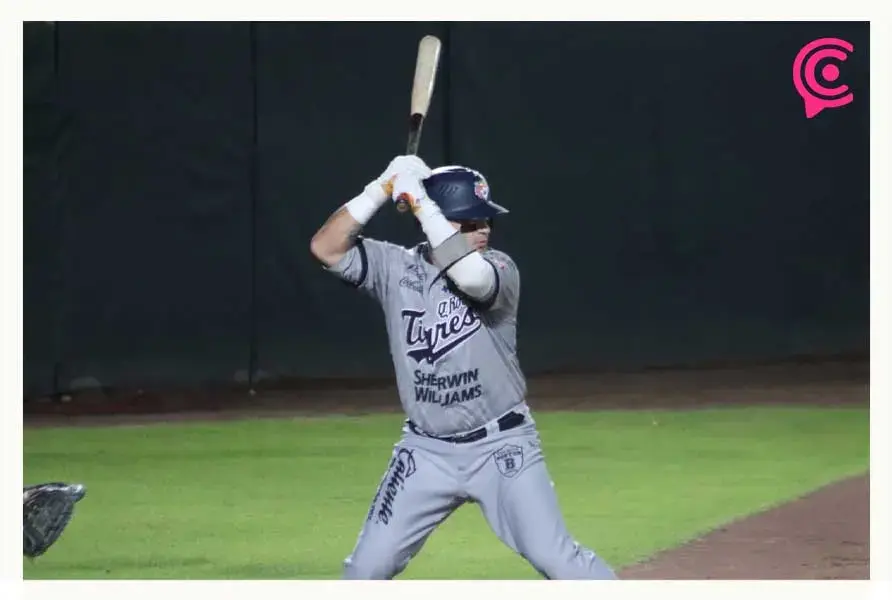 Tigres de Quintana Roo derrotan a los Pericos de Puebla en el Estadio Hermanos Serdán