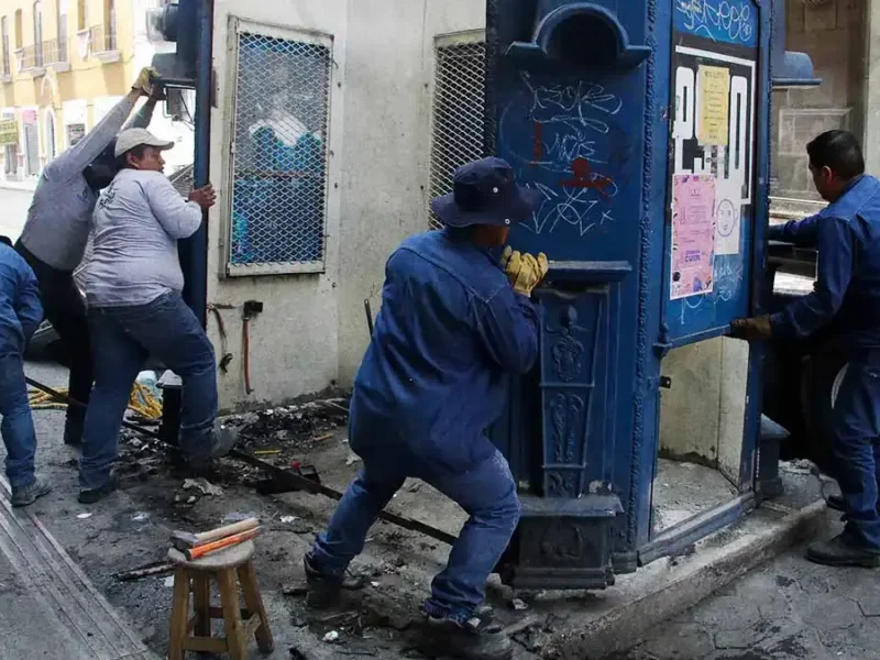 Retiro de casetas y vehículos no resuelve problemas de movilidad en Centro Histórico de Puebla