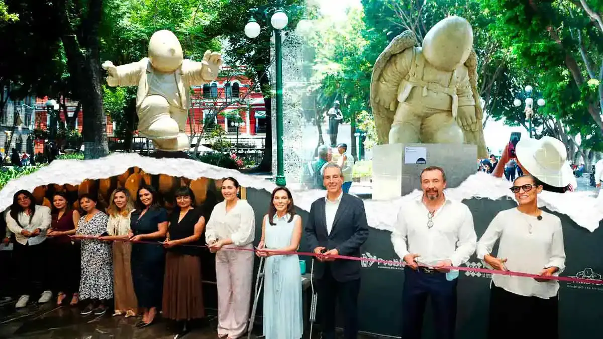 "Viajando con Timoteo" llega al Centro Histórico de Puebla, grandes esculturas invaden el zócalo