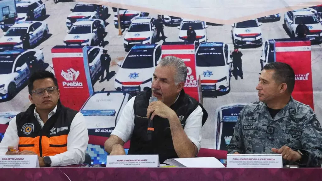 Ayuntamiento de Puebla endurece medidas en la Calle de los Dulces; habrá multas y grúas para infractores