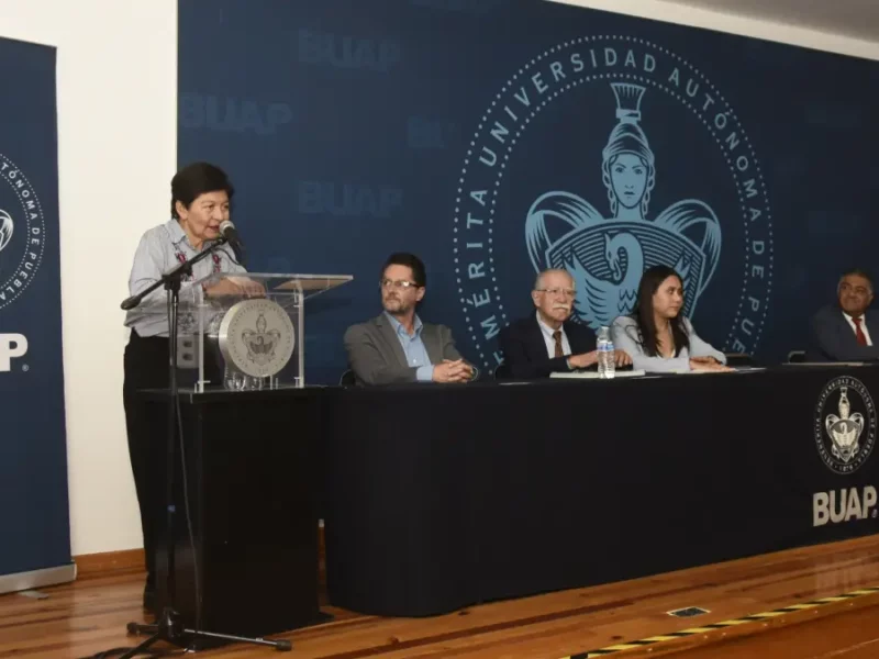 Entrega BUAP constancias de capacitación a servidores públicos