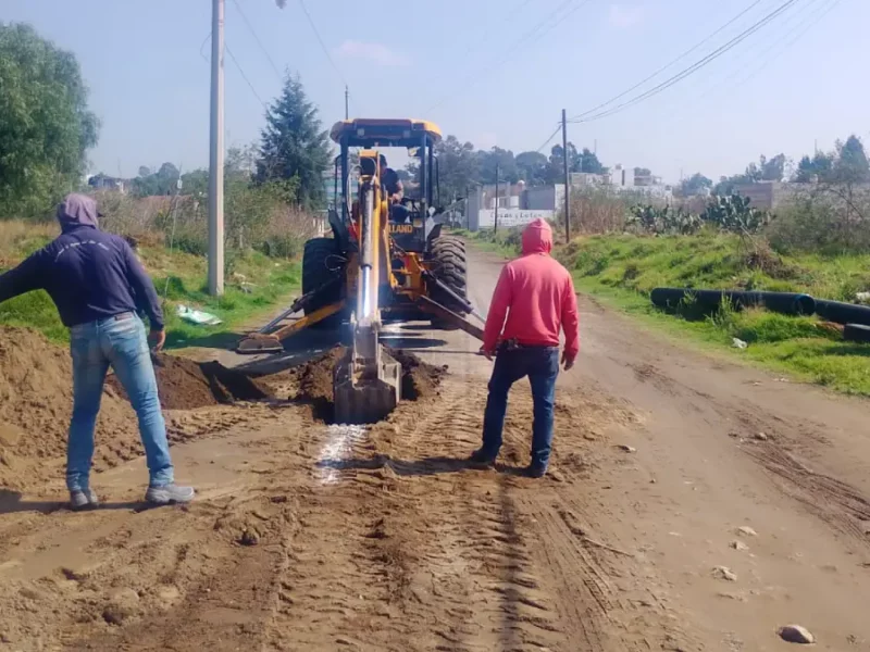 Sosapatex coloca cerca de 300 metros de red de drenaje en acceso al Icatep de Texmelucan