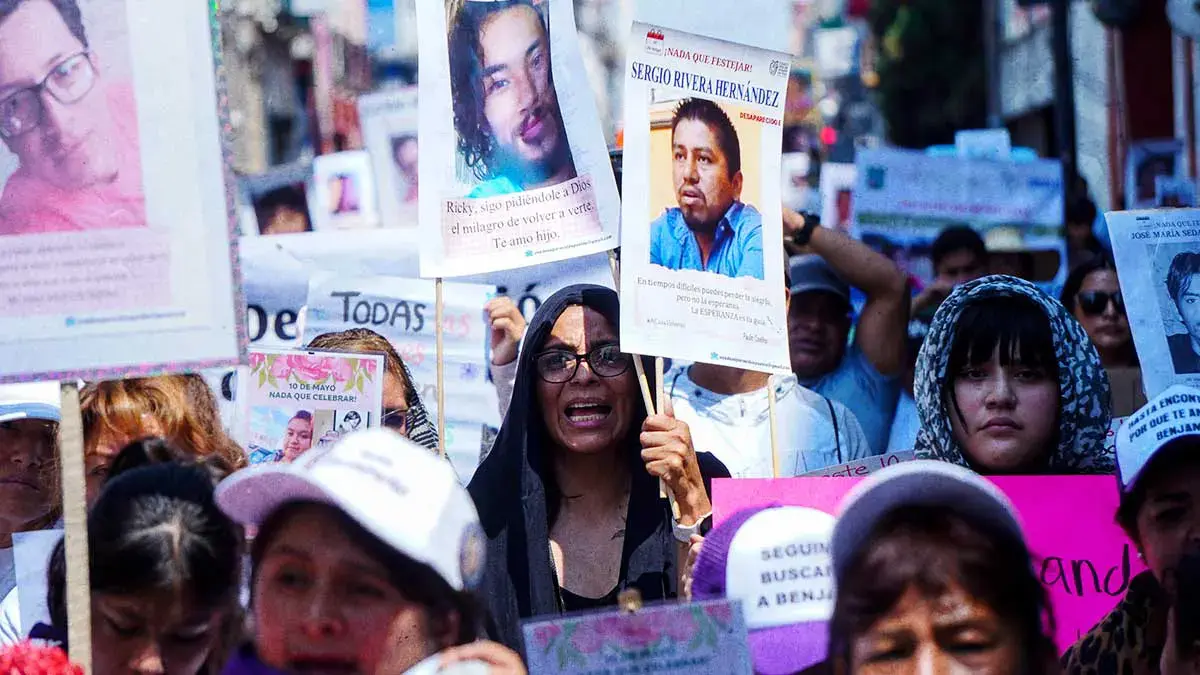 Madres buscadoras exigen justicia con marcha en el Centro Histórico de Puebla