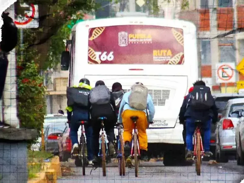 Falta de infraestructura obliga a ciclistas a usar carril de RUTA Puebla: regidor de Morena