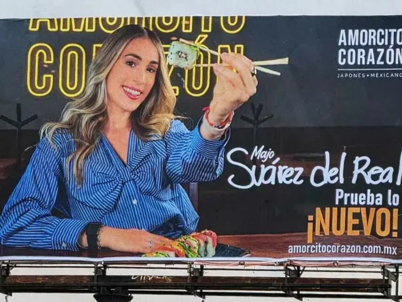 Natalia Suárez del Real se promociona con su gemela en espectaculares rumbo a 2027