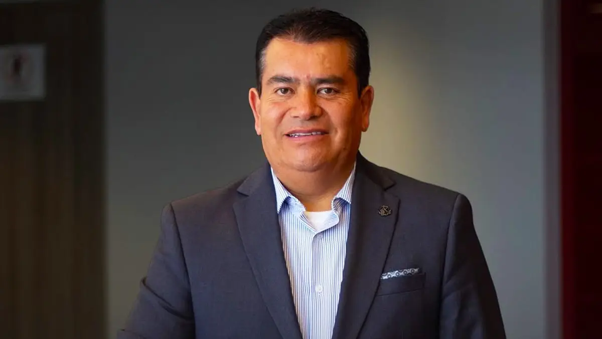 Alberto Ginez Altamirano presentó en Puebla su libro “El Niño que no llegaría lejos”