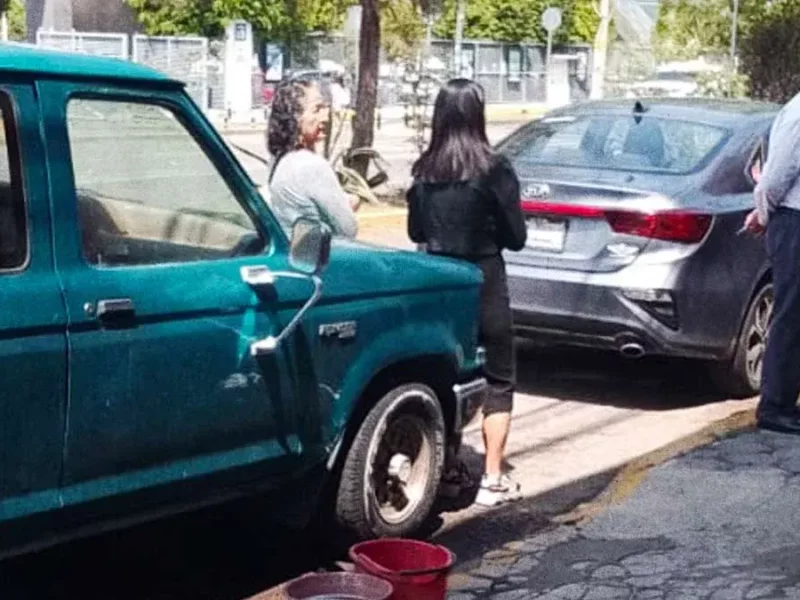 Hermana de dueño de tienda que rayó automóvil en CU acusa videos manipulados