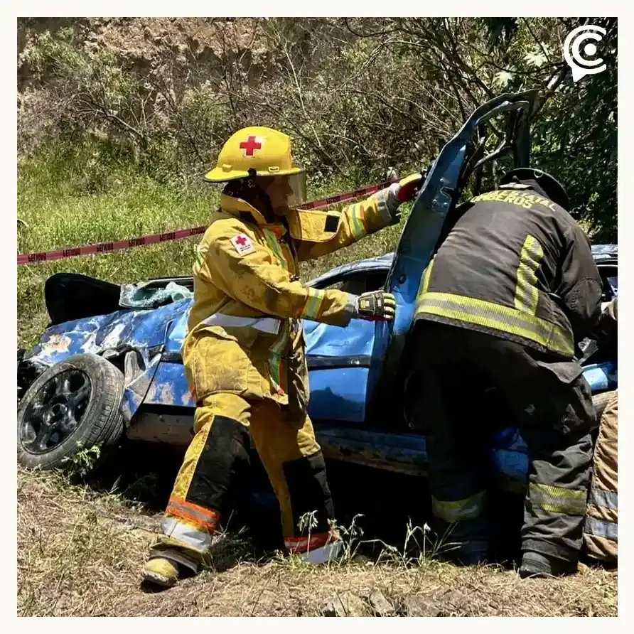 Mueren cuatro jóvenes tras volcar y caer 20 metros en Coronango, Puebla; regresaban de fiesta patronal