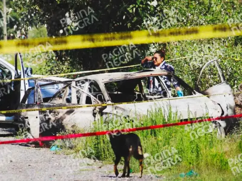 Abandonan cuerpo dentro de auto calcinado en Amozoc, Puebla