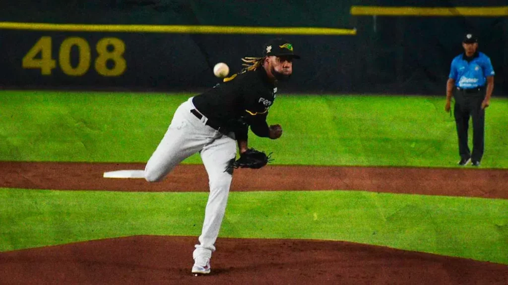 Antonio Santos lidera triunfo de Pericos de Puebla sobre El Águila de Veracruz 