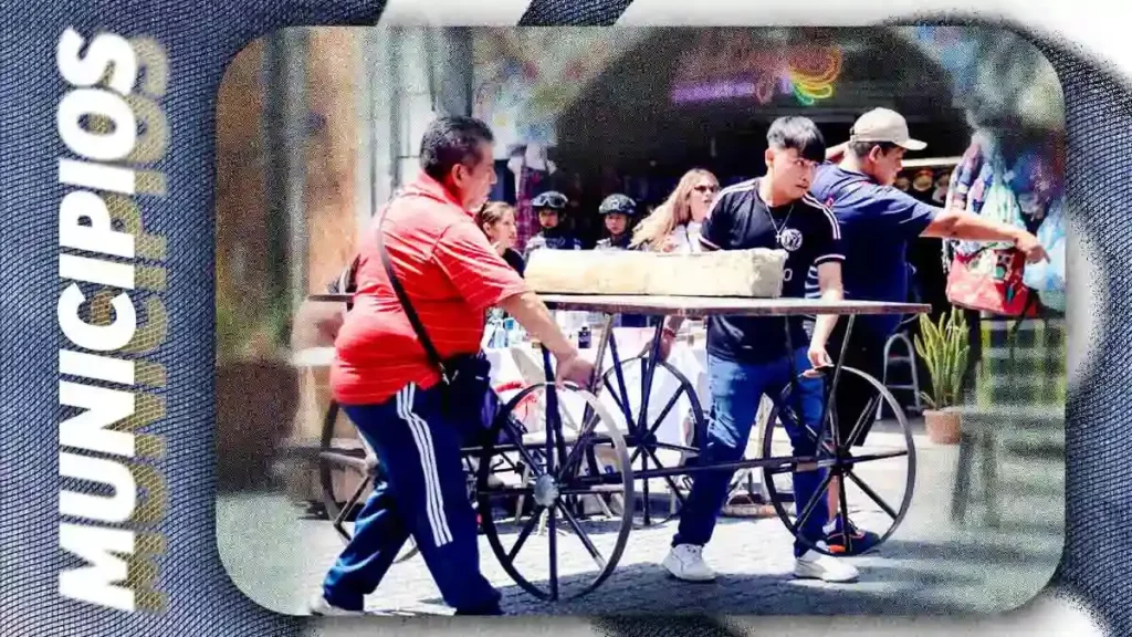 Segom Puebla realiza operativo en Calle de los Dulces pero deja instalarse a los ambulantes
