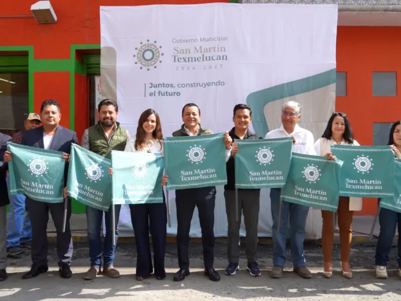 Tras décadas de rezago, inicia rehabilitación de drenaje y red de agua potable en calle Mujica y Osorio en Texmelucan